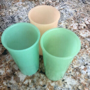 Vintage Tupperware Kids Cups, Tumblers, Vintage Cups, Rainbow, Plastic Set of 3